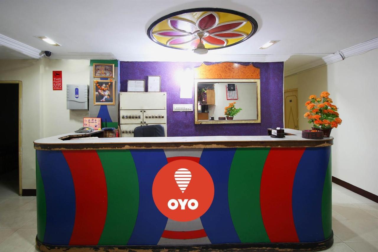 Oyo Hotel Blue Diamond Ahmadábád Kültér fotó