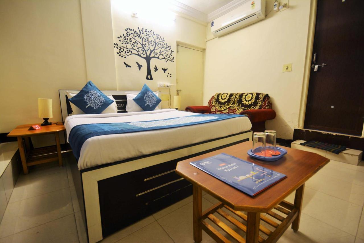 Oyo Hotel Blue Diamond Ahmadábád Kültér fotó