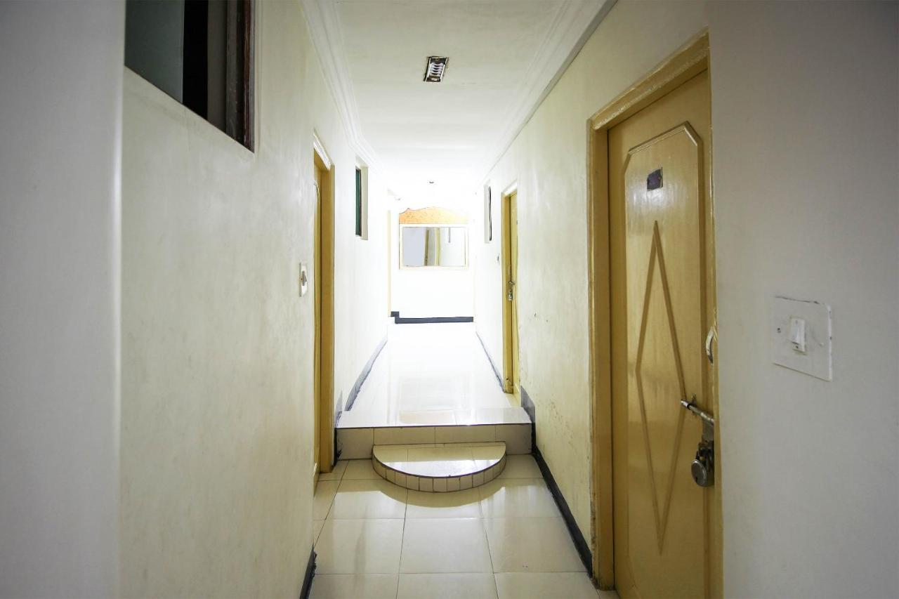Oyo Hotel Blue Diamond Ahmadábád Kültér fotó